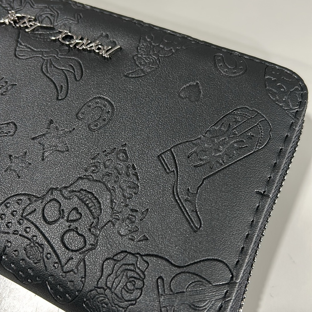 Betsey Johnson, Black Western Boots and Skull in Cowboy Hat Wallet - Picture 3 of 6